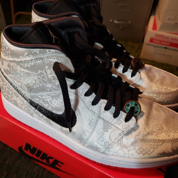 Jordan 1 Mid clot 13 - Picture 2 of 8